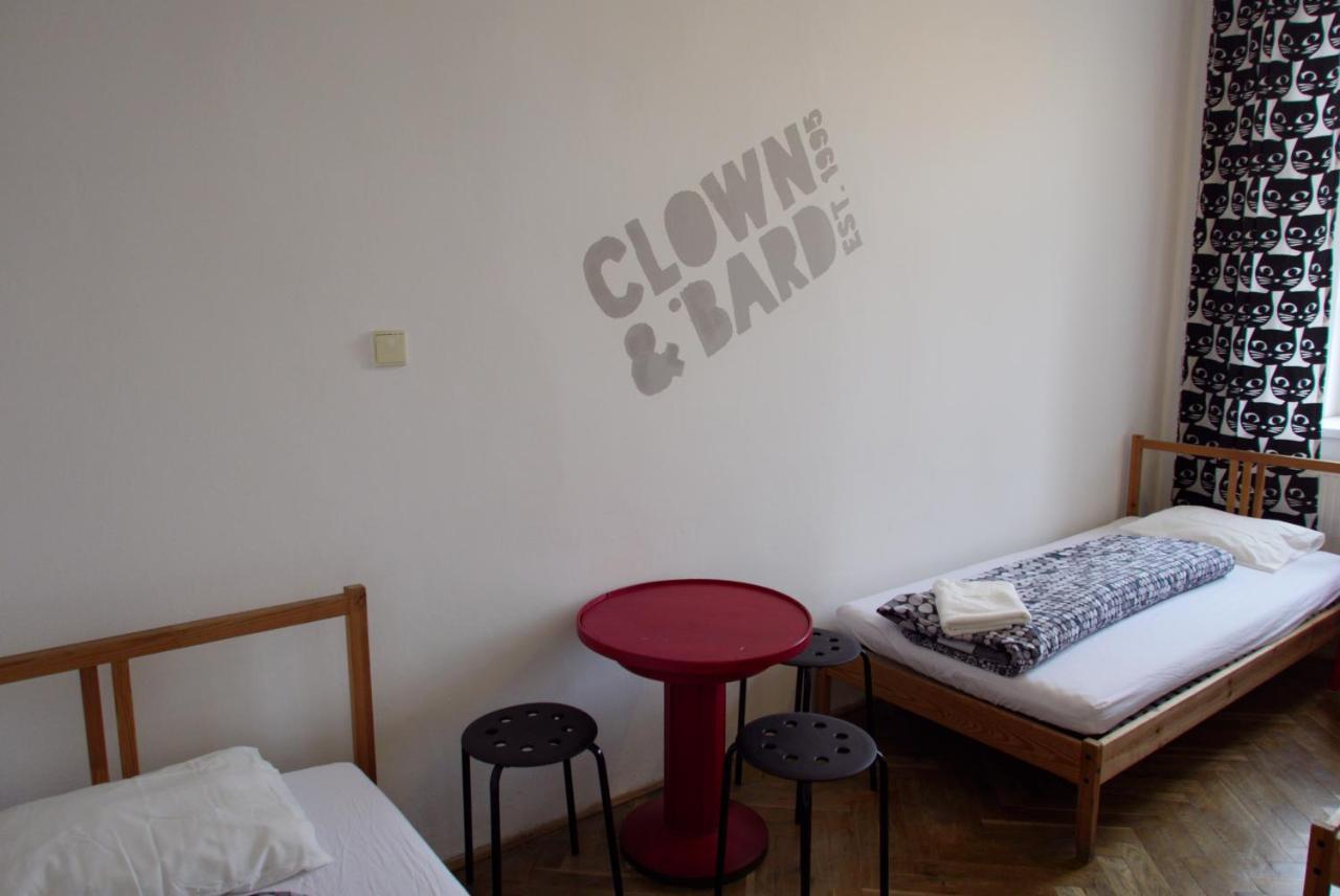 Clown And Bard Hostel Praga Exterior foto