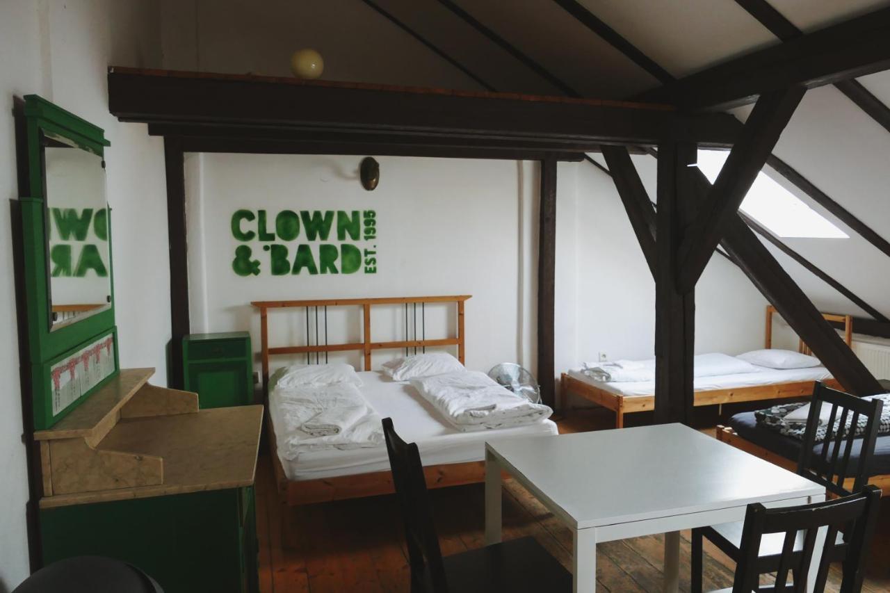 Clown And Bard Hostel Praga Exterior foto