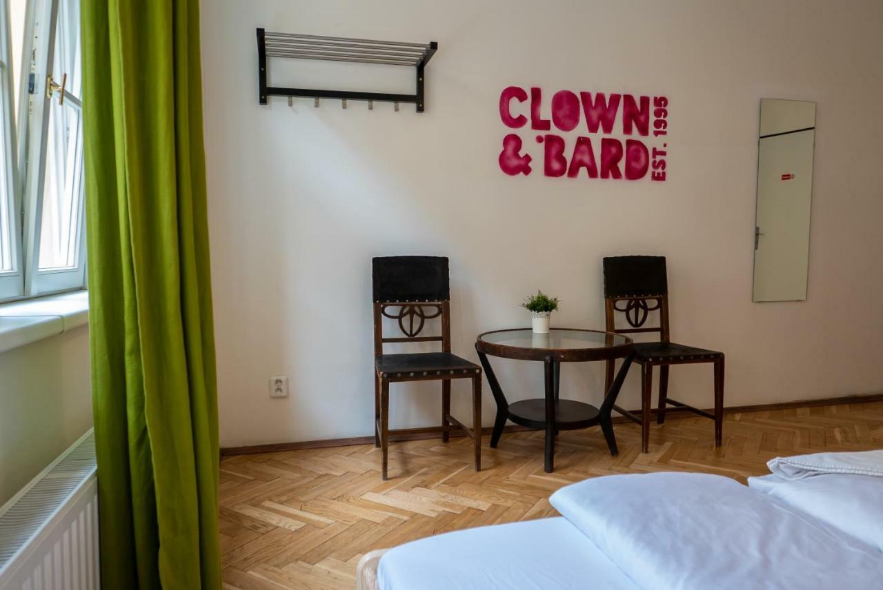 Clown And Bard Hostel Praga Exterior foto